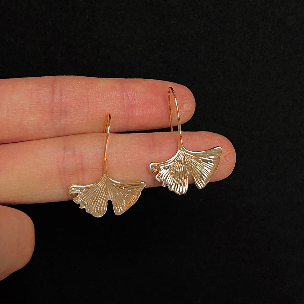 artistic design ginkgo leaf fashion earrings jlt13132
