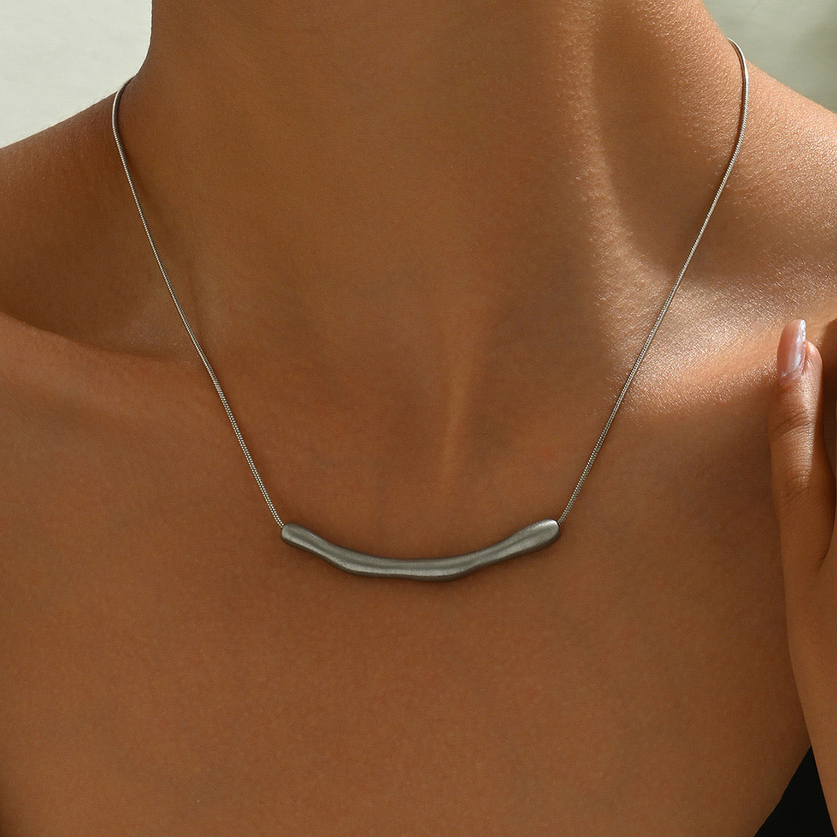 Trendy Coalesce Crooked Chain Silver Necklace JLTN1286