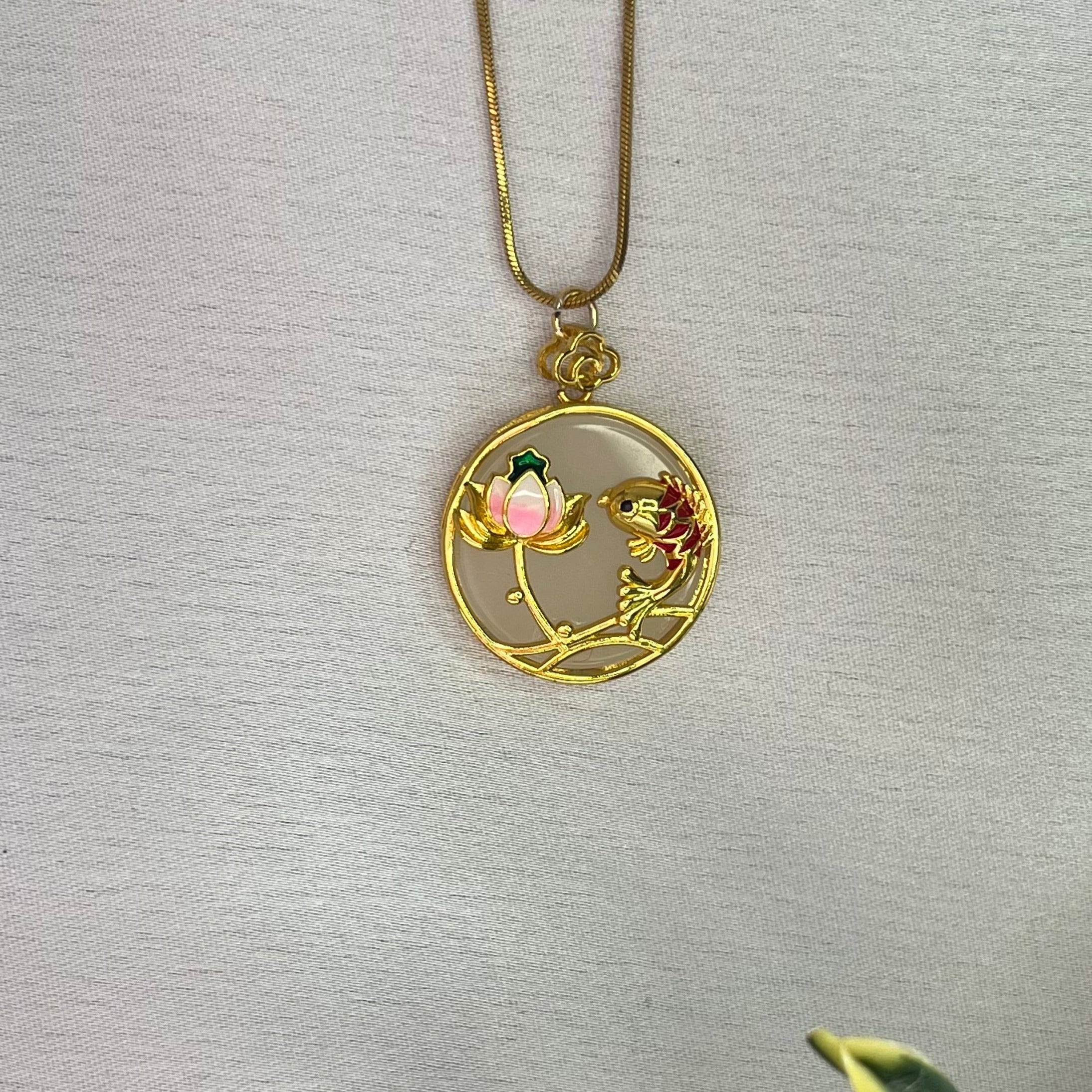 Elegant Gold-Color Lotus Flower Pendant Necklace with Enamel Detailing – Unique Floral Jewelry-jltn0503