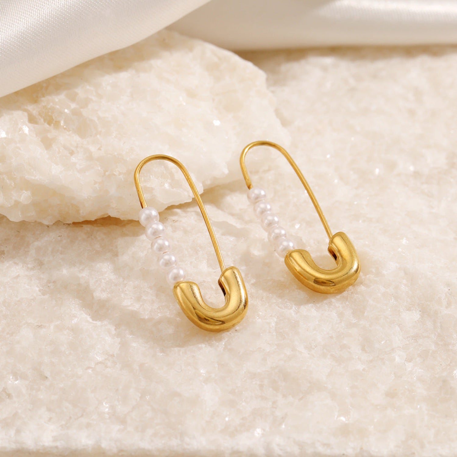 just-lil-things-Safety-pin-earrings-JLT12554