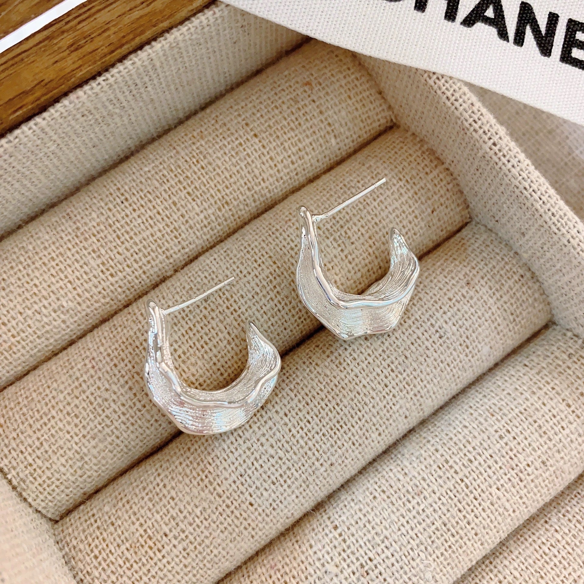 Dried Leaf Shaped Silver Pin Earrings JLT12843