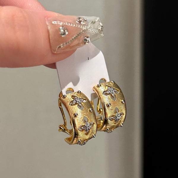 Vintage Clover Gold Stud Earrings JLT12851