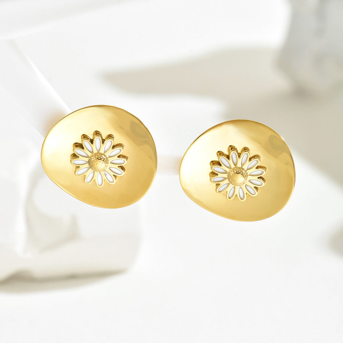 Trendy Floral Inlaid Daisy Flower Gold Earrings JLT12871