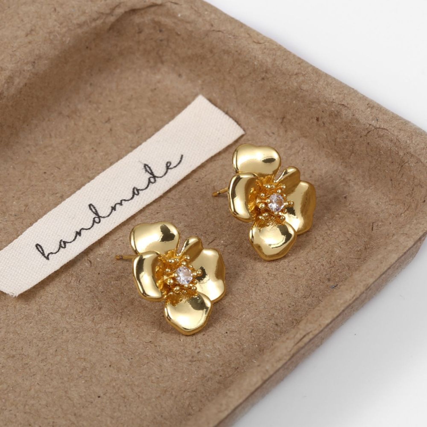 Centre Stone Studed Floral Style Gold Stud Earrings JLT12895