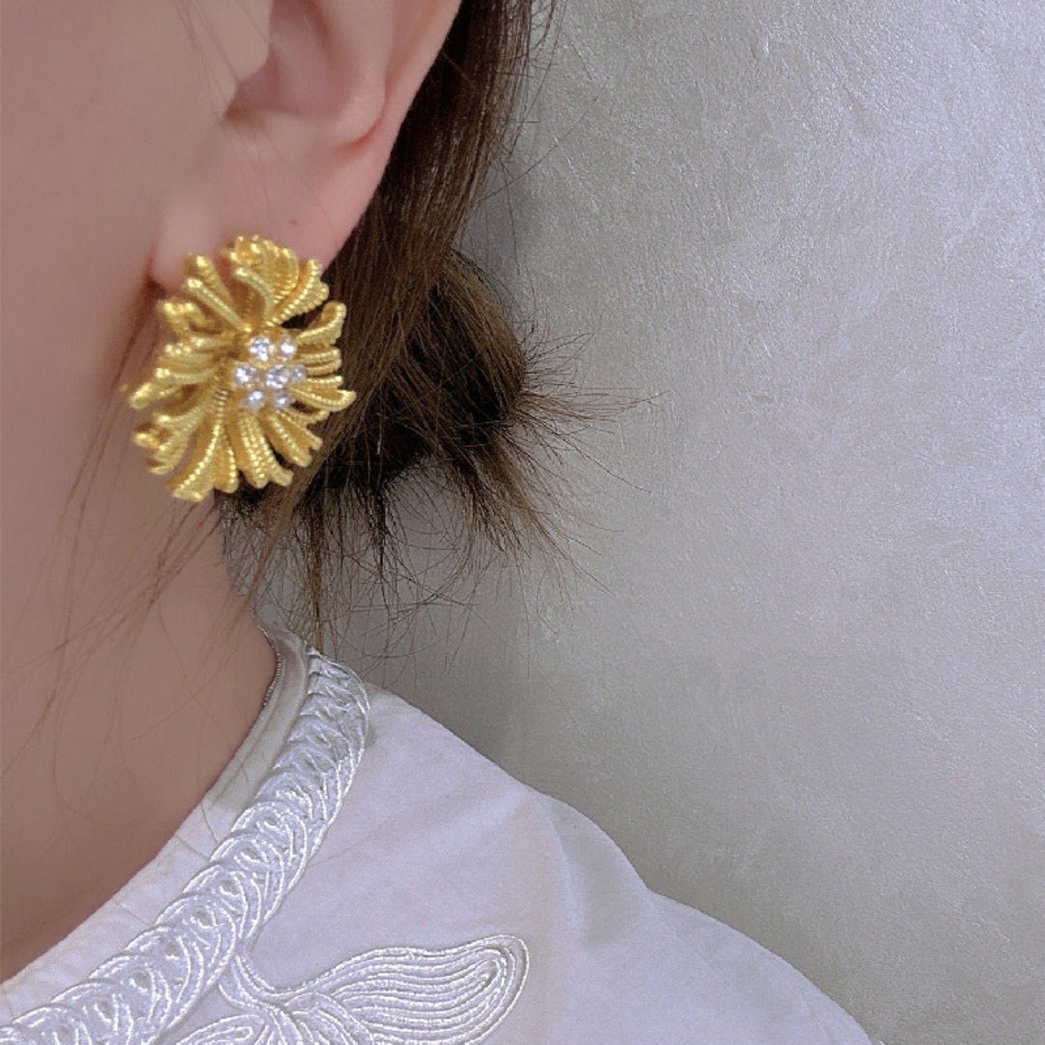 Chunky Floret Gold Stud Earring JLT12940