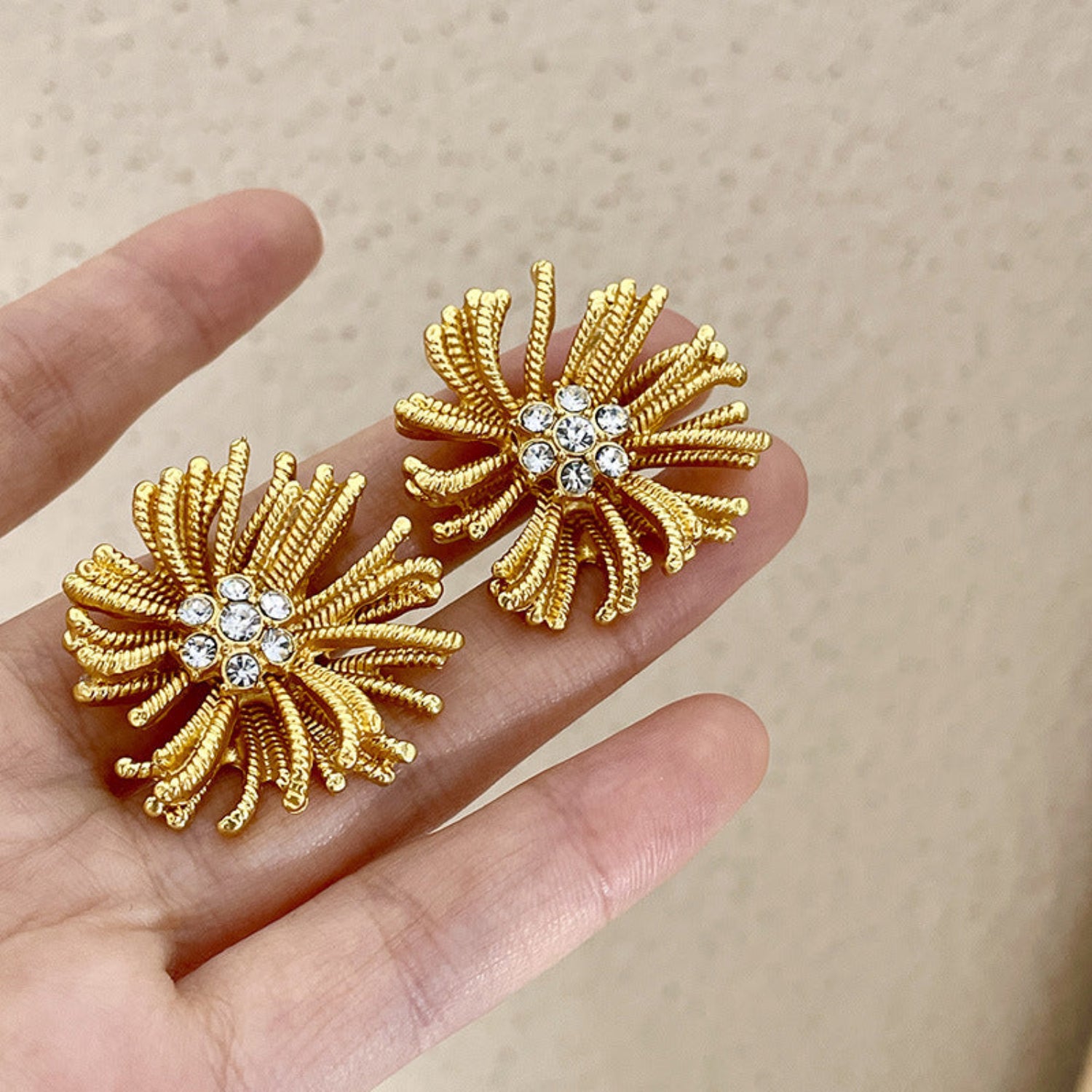 Chunky Floret Gold Stud Earring JLT12940