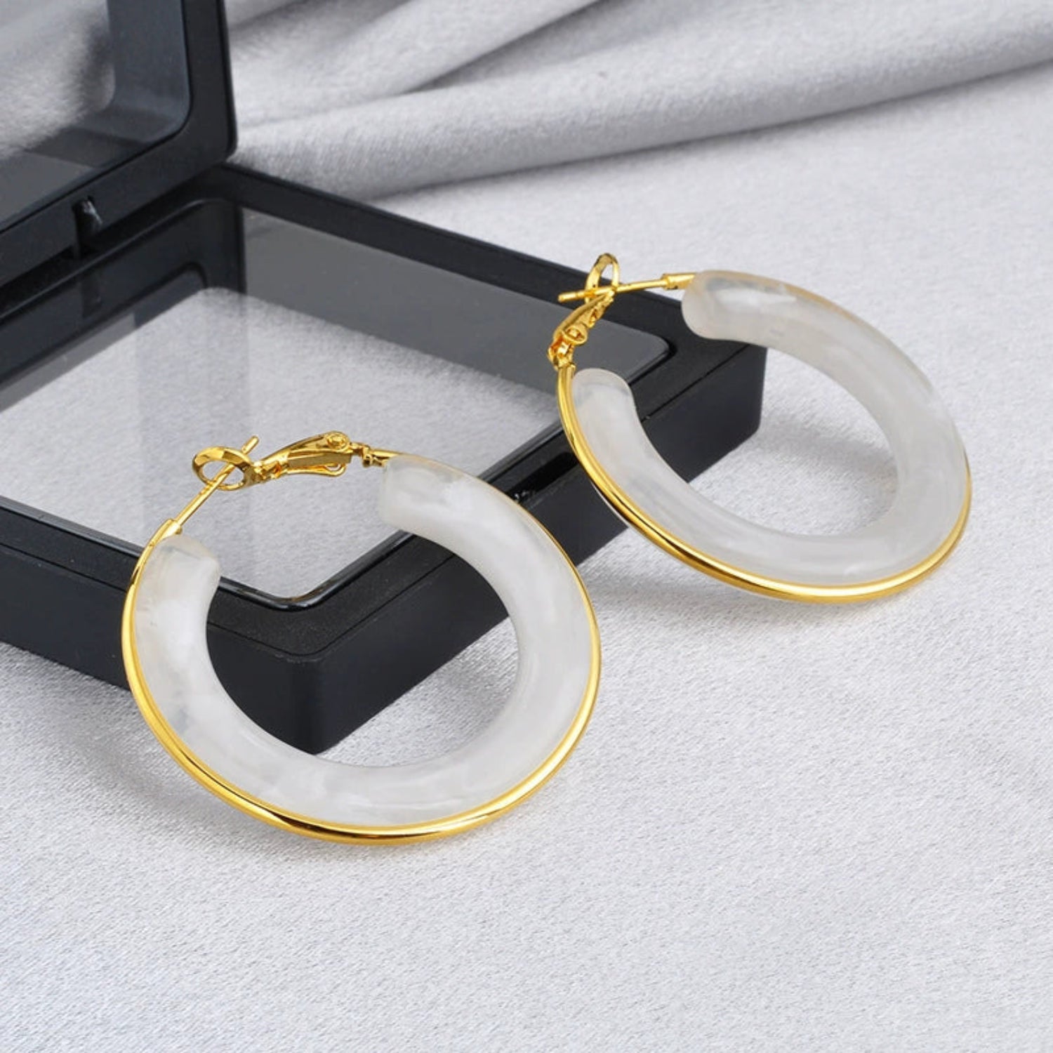 Cricular Shaped Yellow Hoop Earring JLT12963