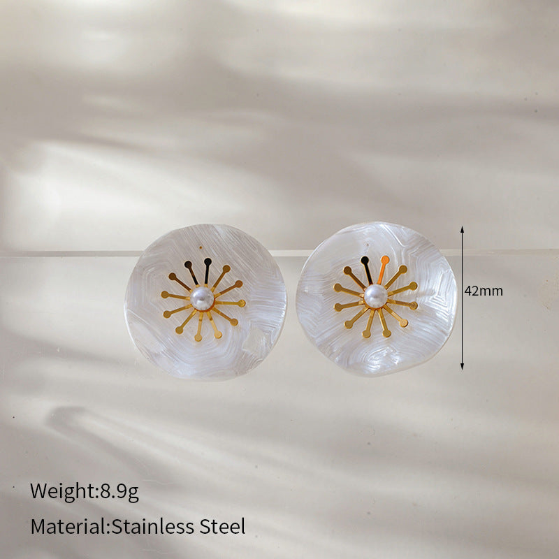 Delicate Bloom Earrings with Pearl and Gold Details JLT13053