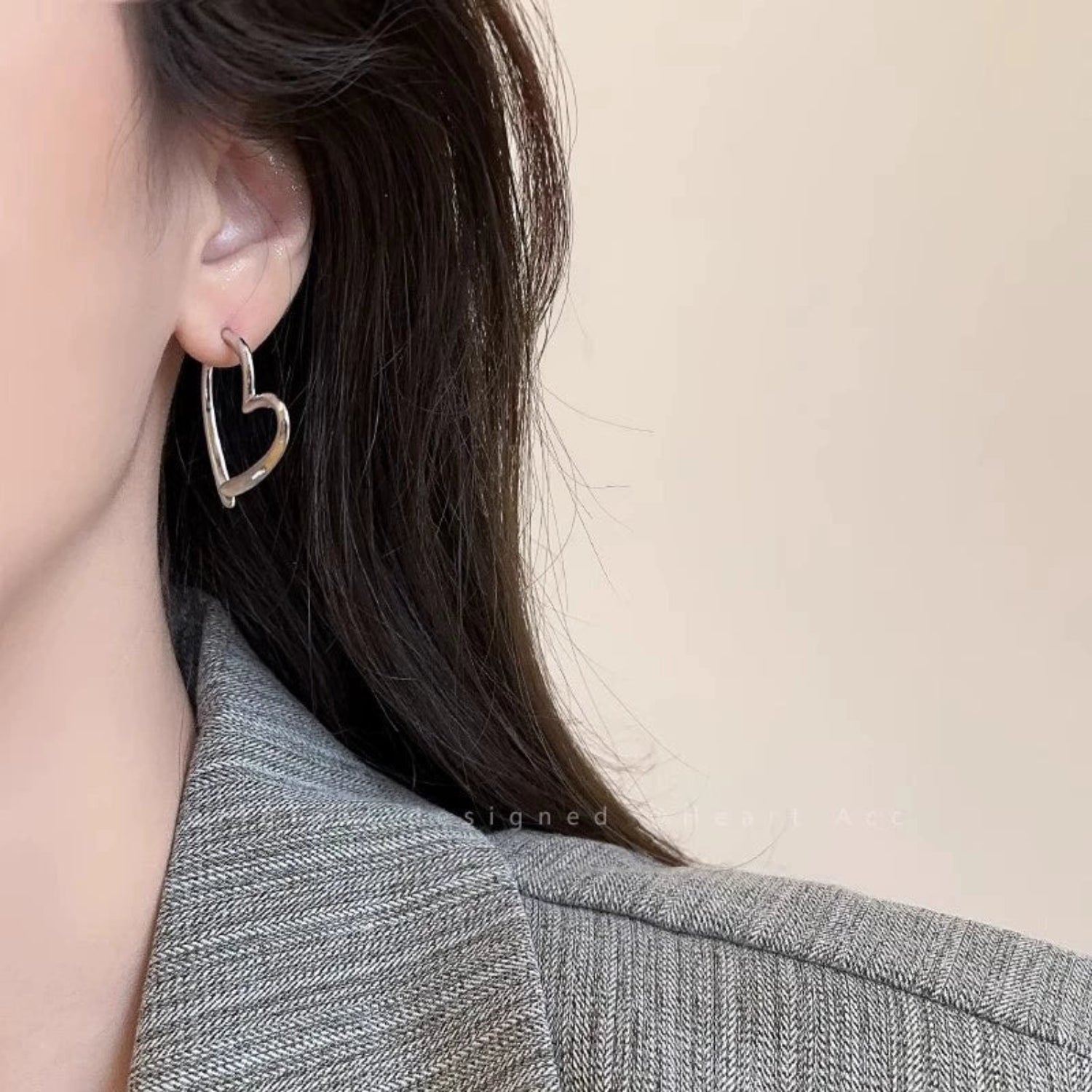 Crystal Heart Gold Stud Earrings JLT13544