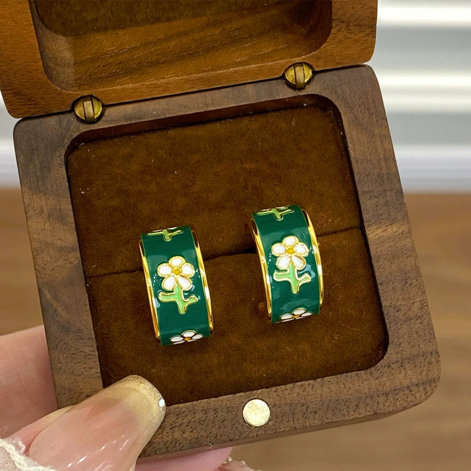 Green Enamel Floral Hoop Earrings JLT13551