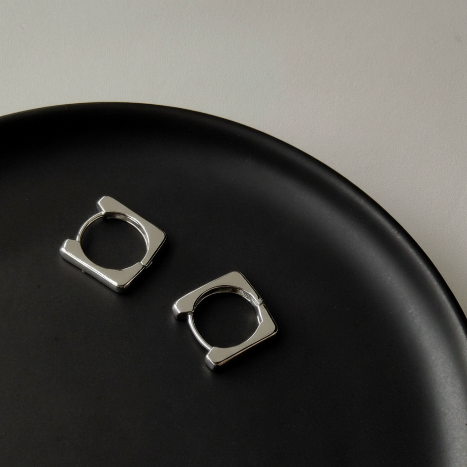 Minimalist Silver Square Hoop Earrings JLT13564