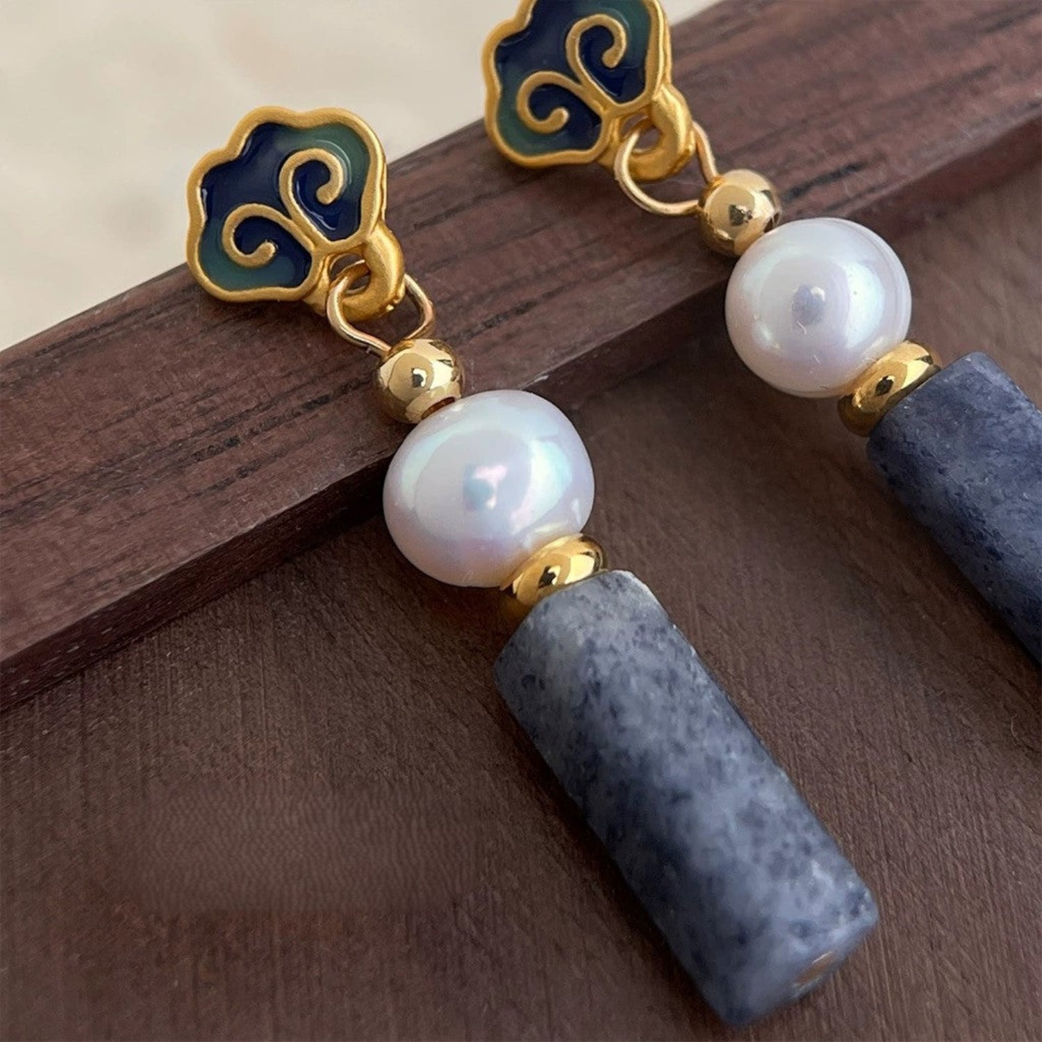 Oriental Cloud and Stone Drops JLT13594