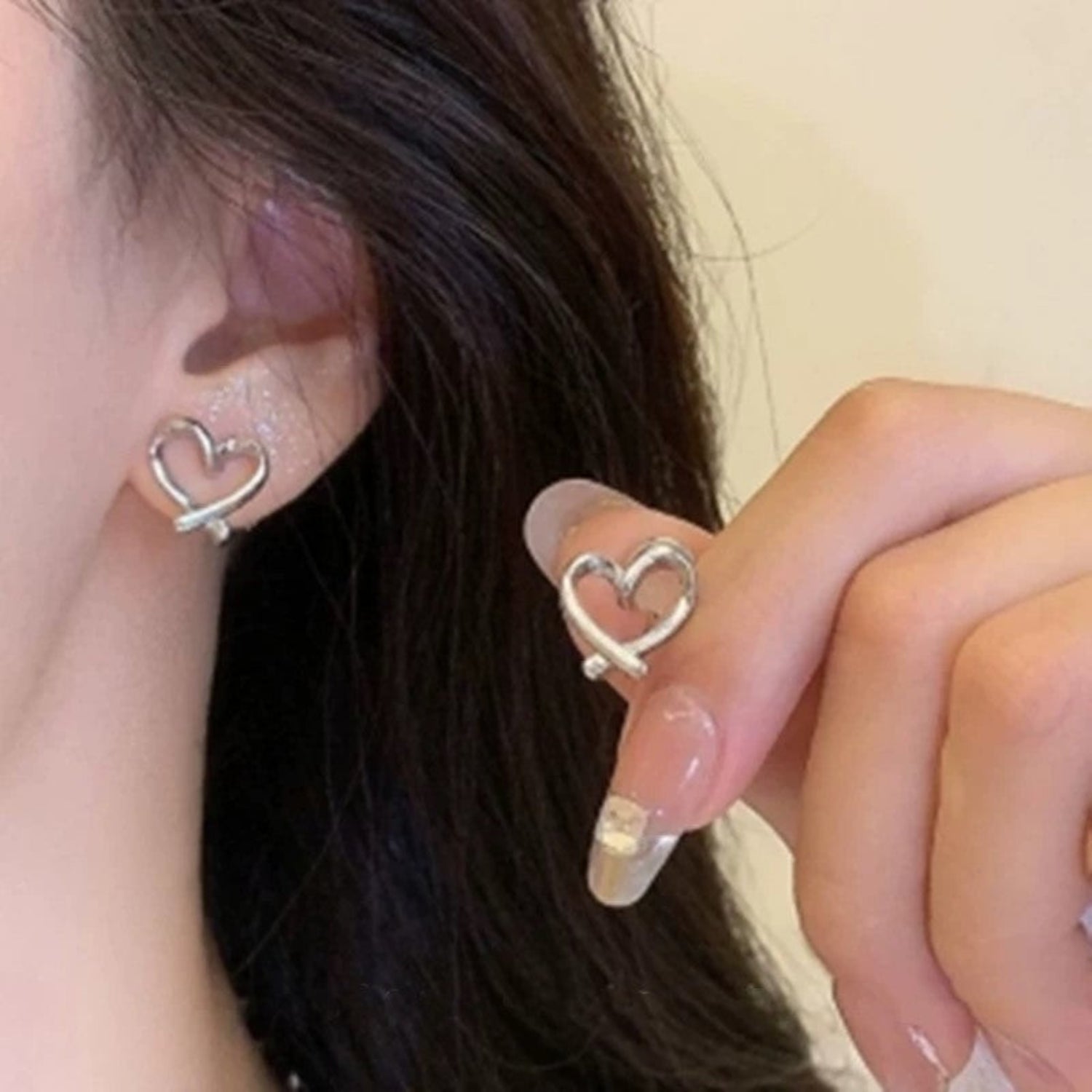 Minimalist Silver Heart Stud Earrings JLT13641