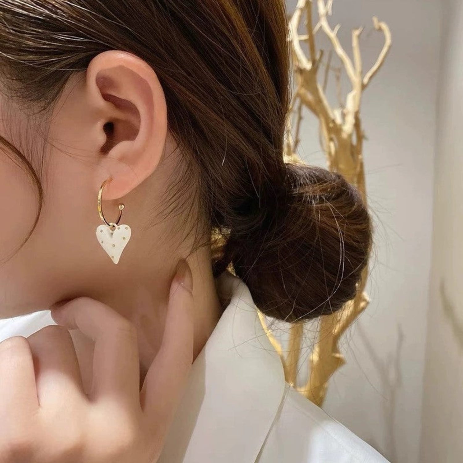 White Heart Charm Hoop Earrings JLT13695
