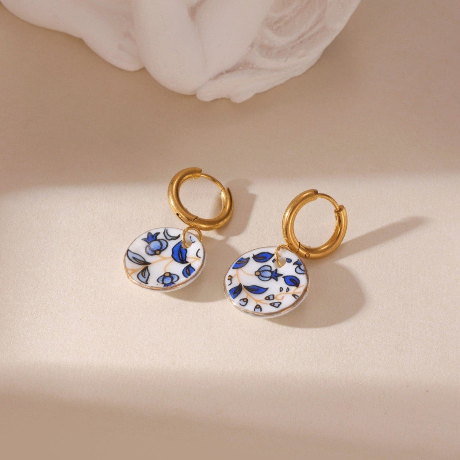 Blue Porcelain Floral Plate Hoop Earrings JLT13707