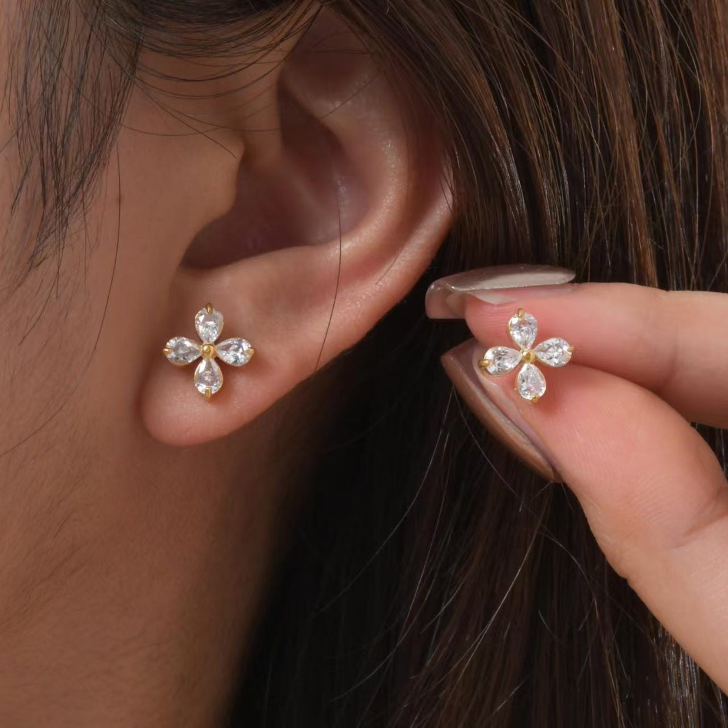 Gold Four-Petal Crystal Studs JLT13731