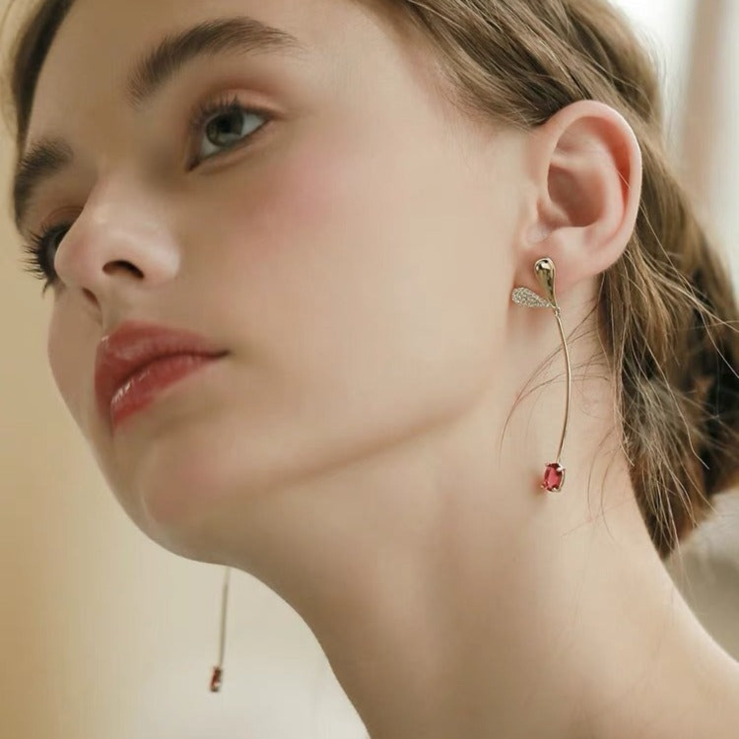 Gold Red Crystal Bud Earrings JLT13795