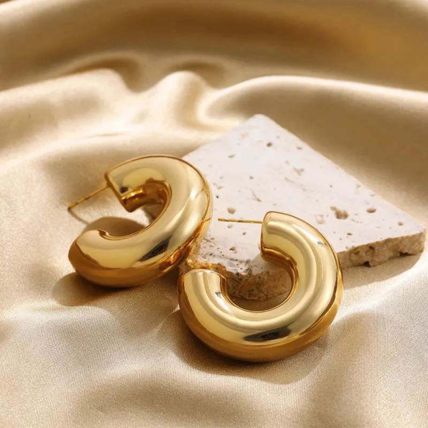 Gold Chunky Hoop Earrings JLT13835