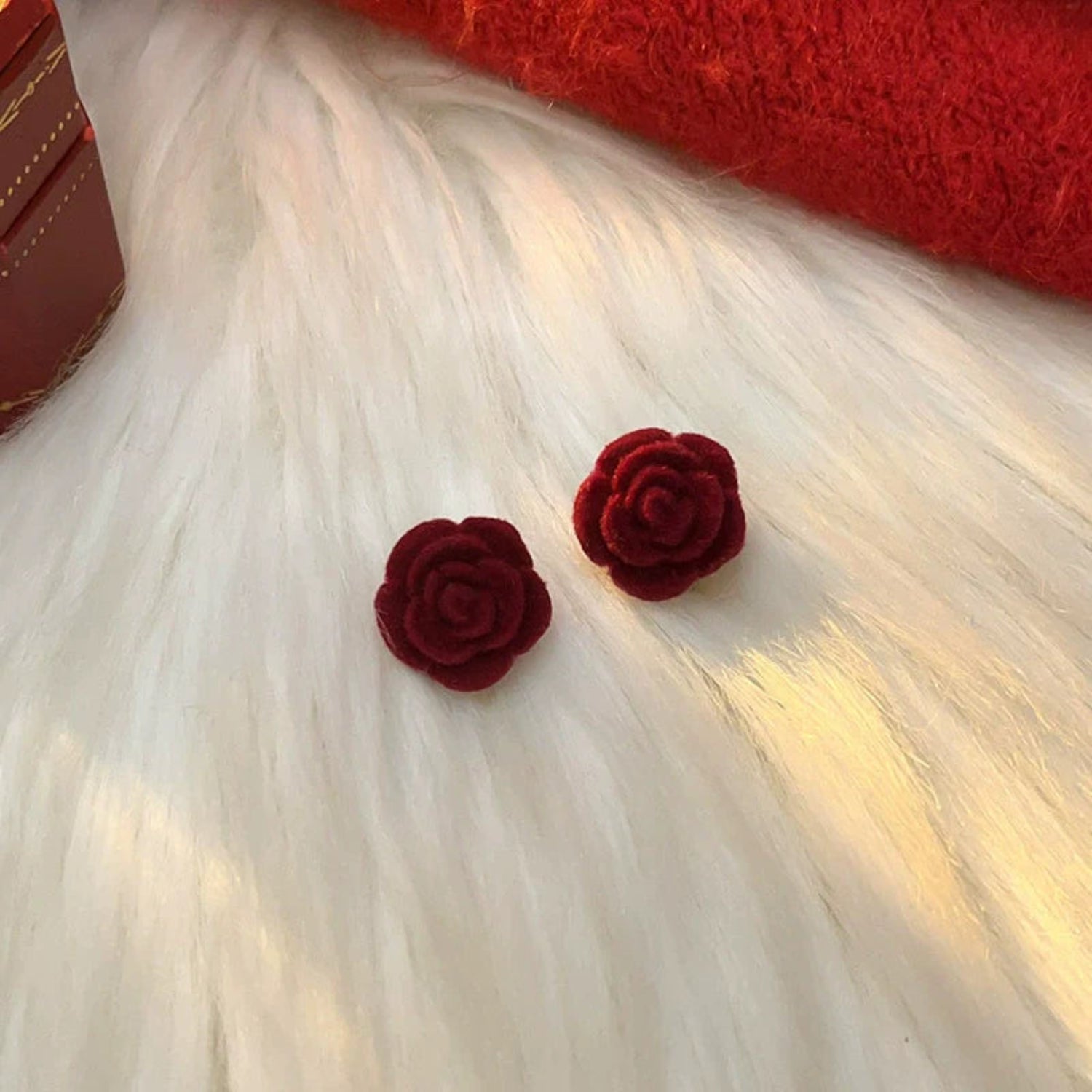 Bow Heart Stud Earrings JLT13857