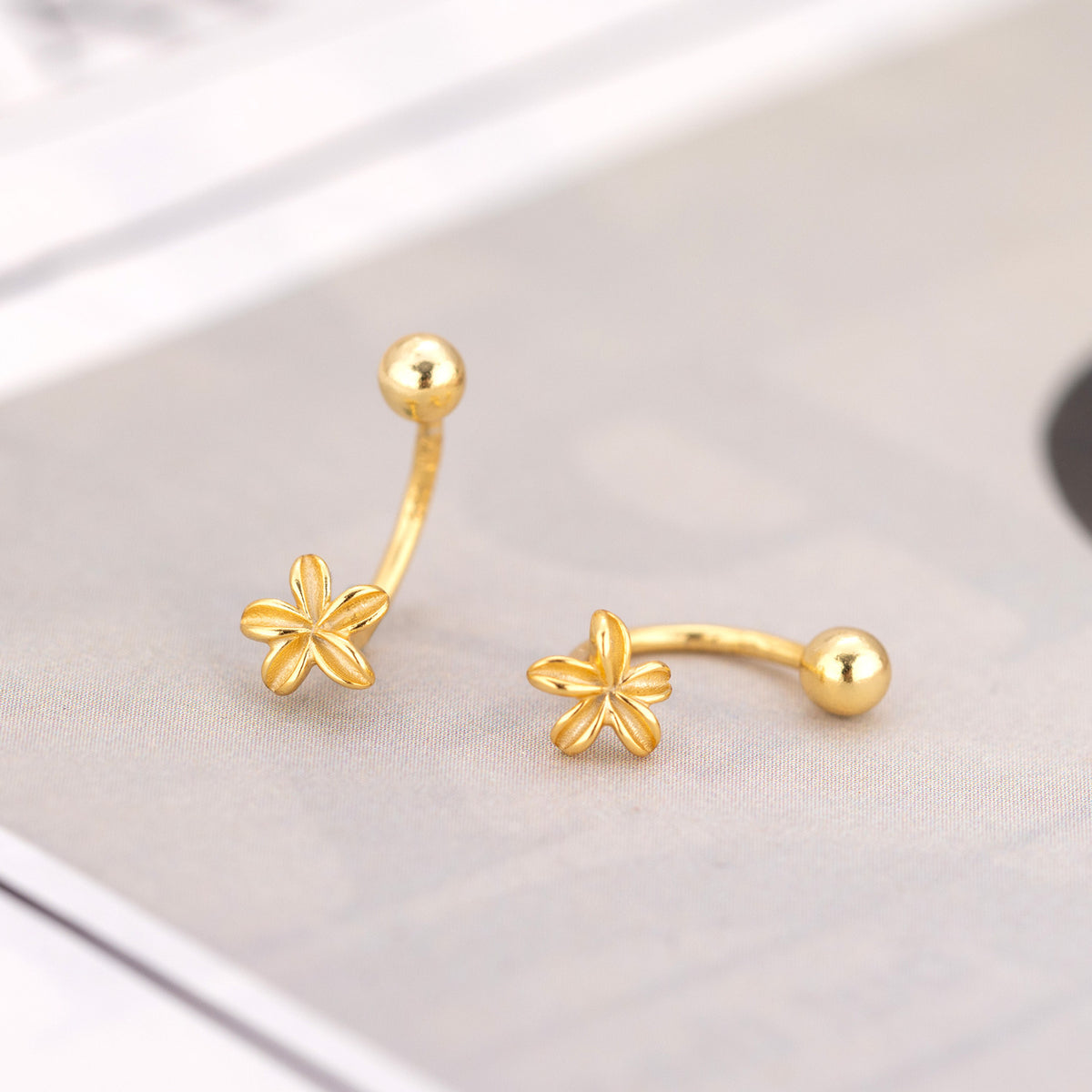 Gold Floral Curved Stud Earrings JLT13858