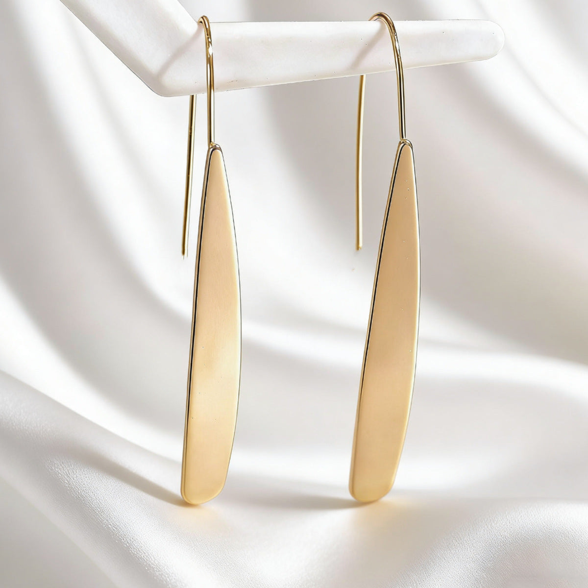 Gold Long Teardrop Drop Earrings JLT14001