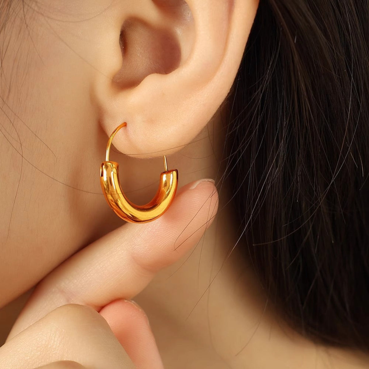 Classic Mini Chunky Gold Huggie Hoops JLT14089