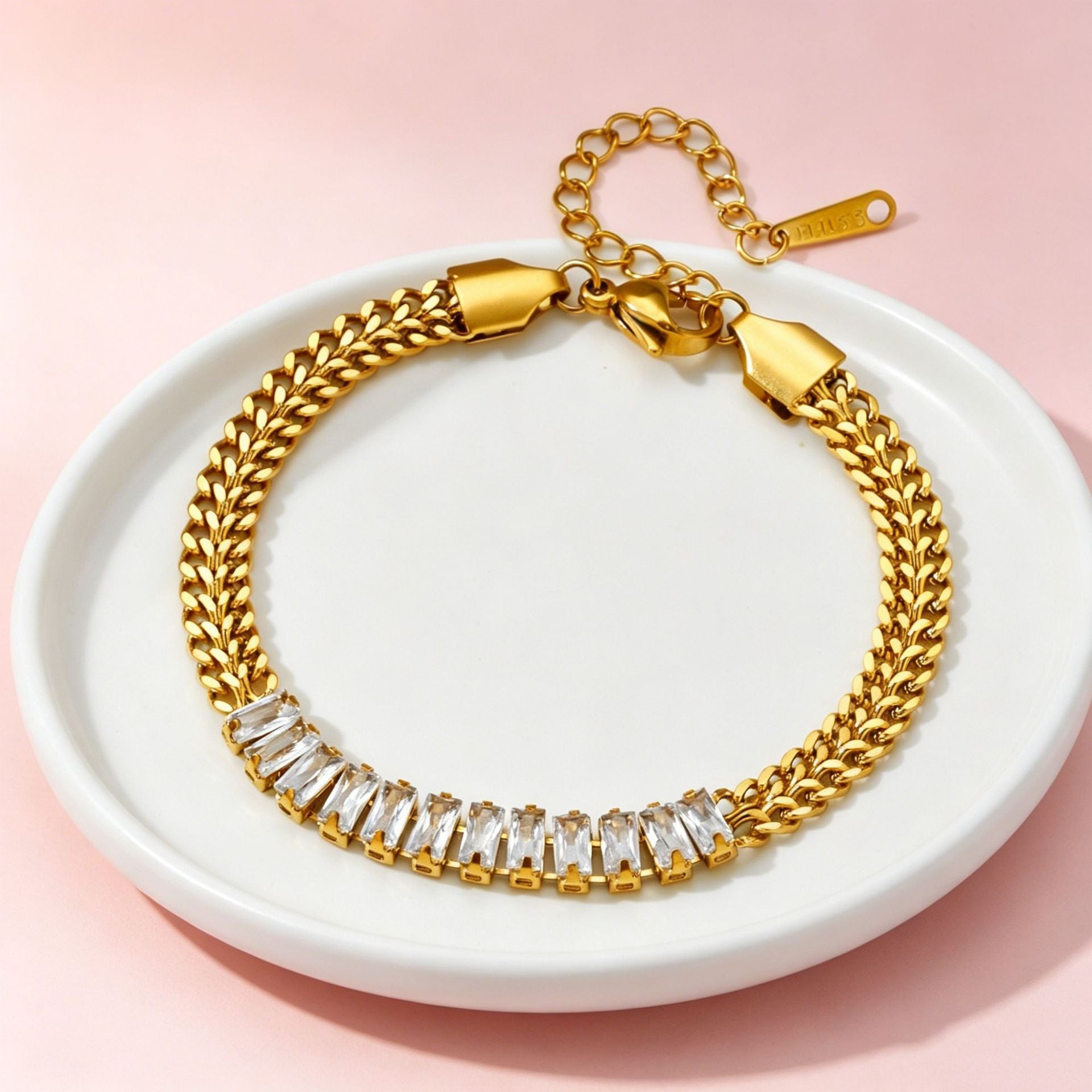 Minimalist Gold-tone Chain Bracelet with Clear Crystal Embellishments JLTB0677