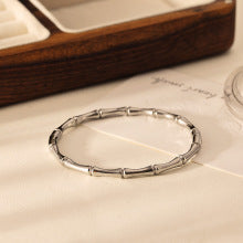 Bamboo Textured Cool-Tone Silver Bracelet JLTB0683
