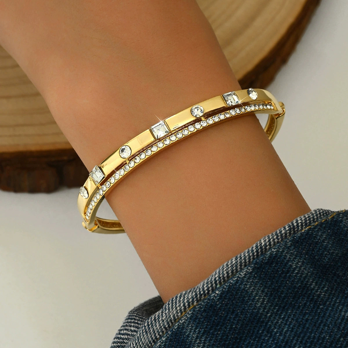 Radiant Elegance Crystal Gold Bangle high-end niche exquisite bracelet JLTB0725