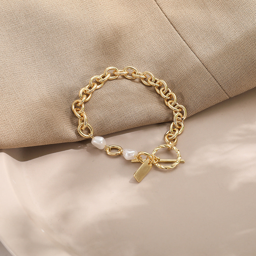 Elegant Loop Chain Bracelet with Pearls and Toggle Clasp Bracelet JLTB0792