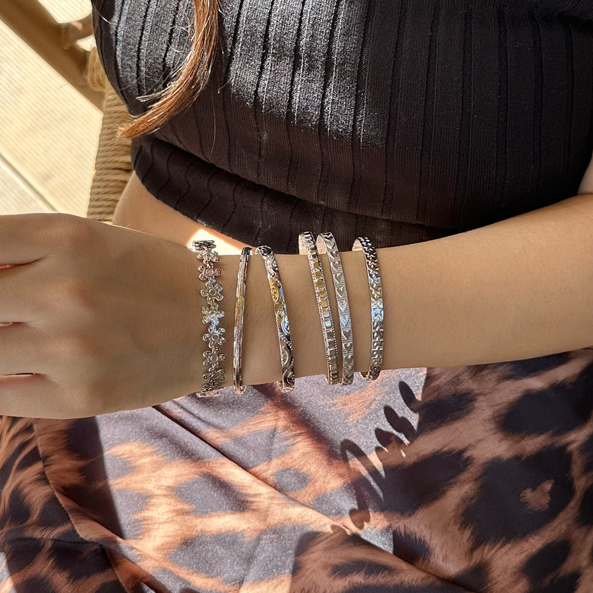 Silver Traditions: The Symbolism and Beauty of South Asian Bangles JLTB0819