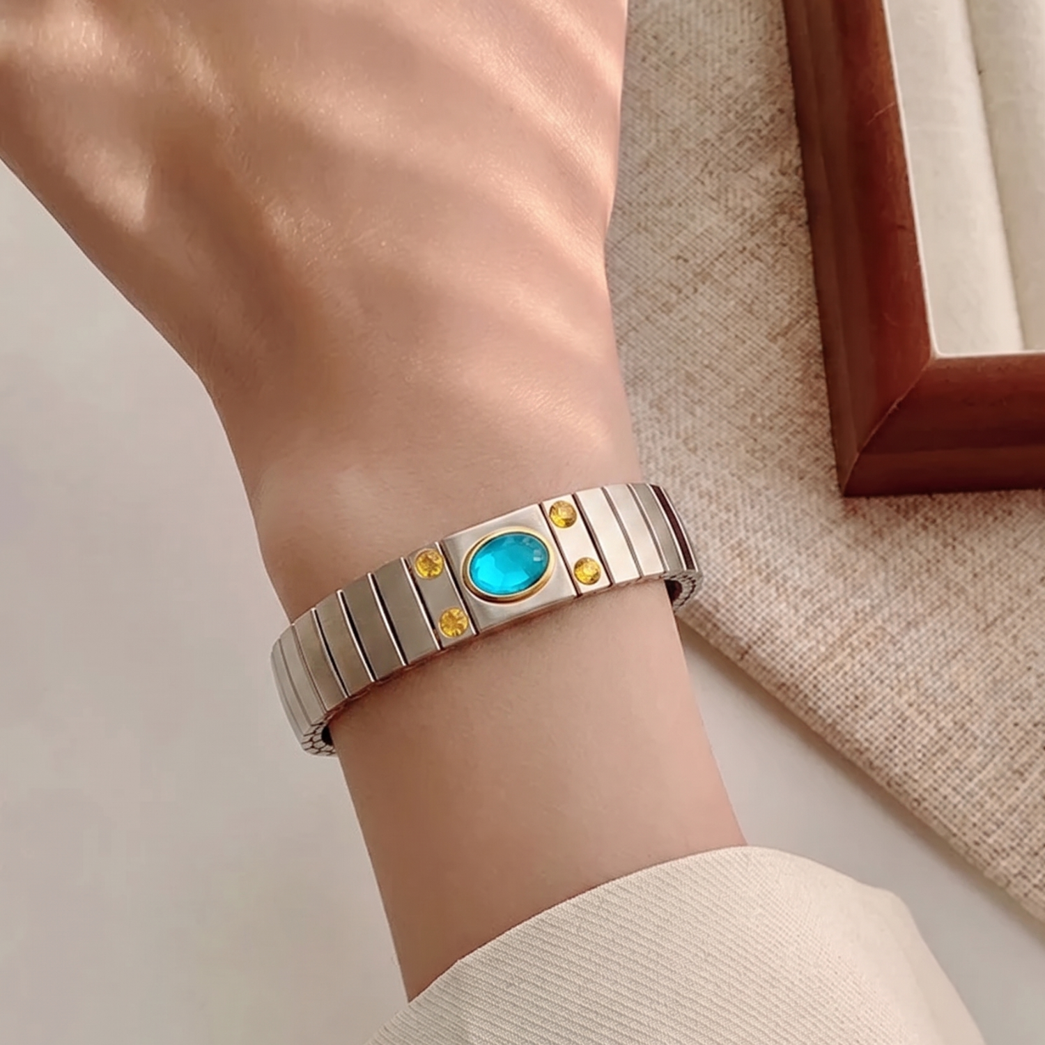 Silver-Toned Stretch Band Bracelet with Turquoise Oval Stone & Yellow Crystal Accents JLTB0858