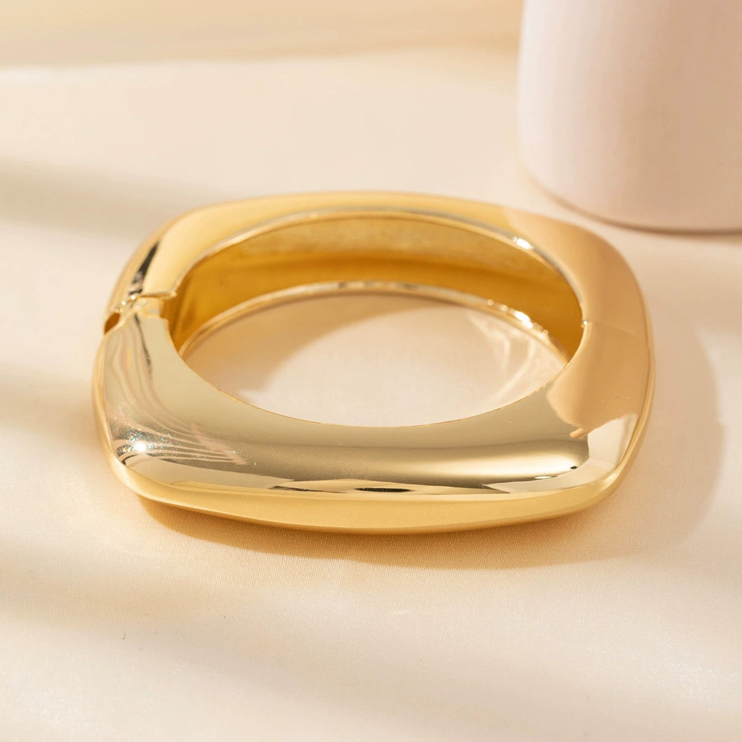 Just lil Things Sleek Gold Oval Bangle – Minimalist Polished Design JLTB0888