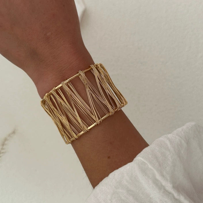 Just lil Things Openwork Gold Cuff Bracelet – Crisscross Wire Design JLTB0891