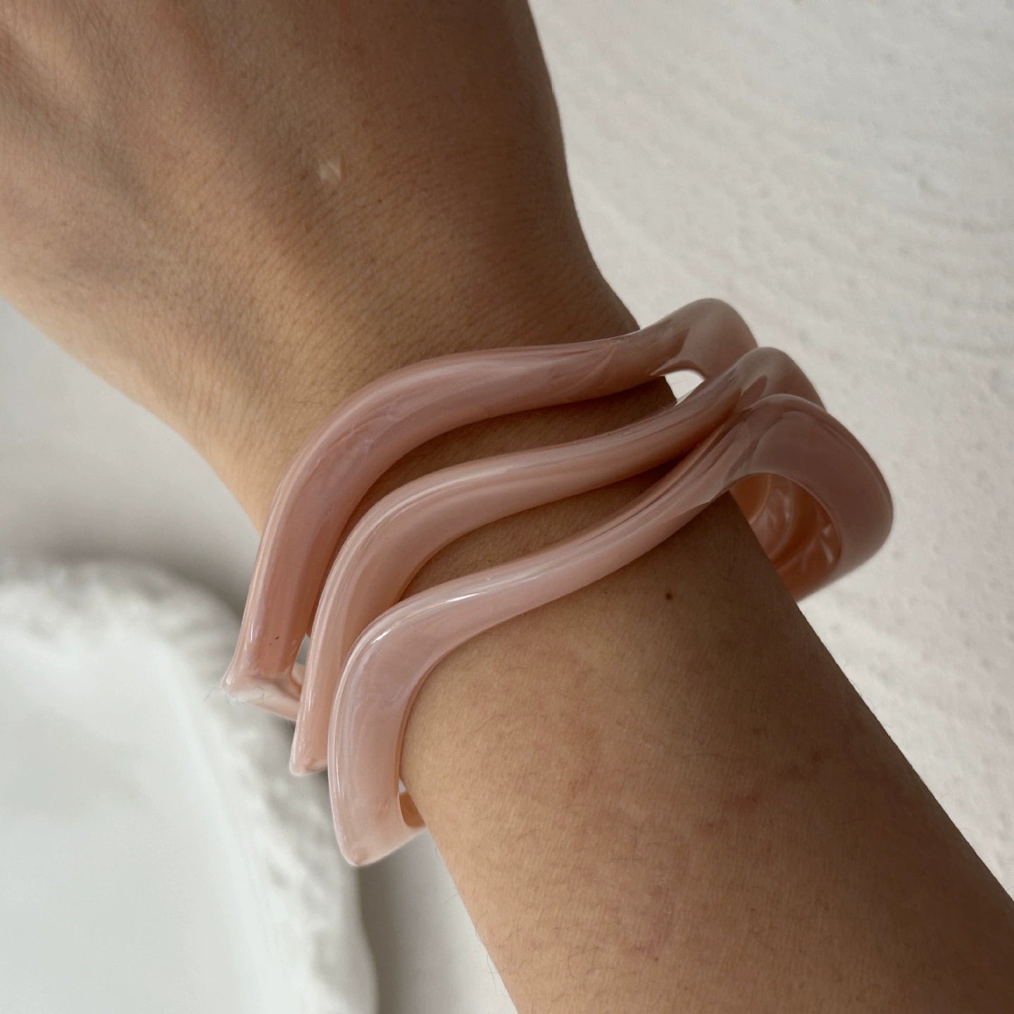Just Lil Things Blush Wave Bangle – Fluid Sculptural Design JLTB0919