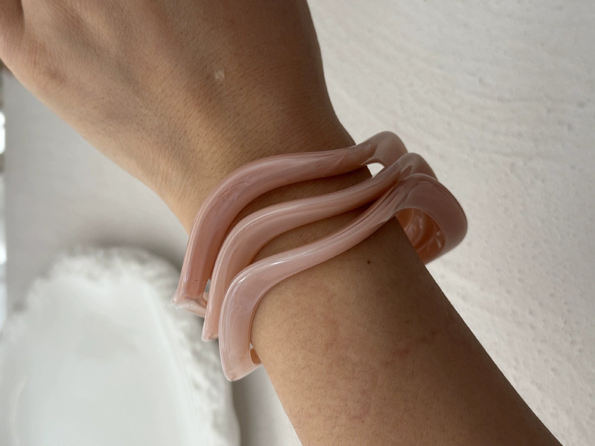 Just Lil Things Blush Wave Bangle – Fluid Sculptural Design JLTB0919