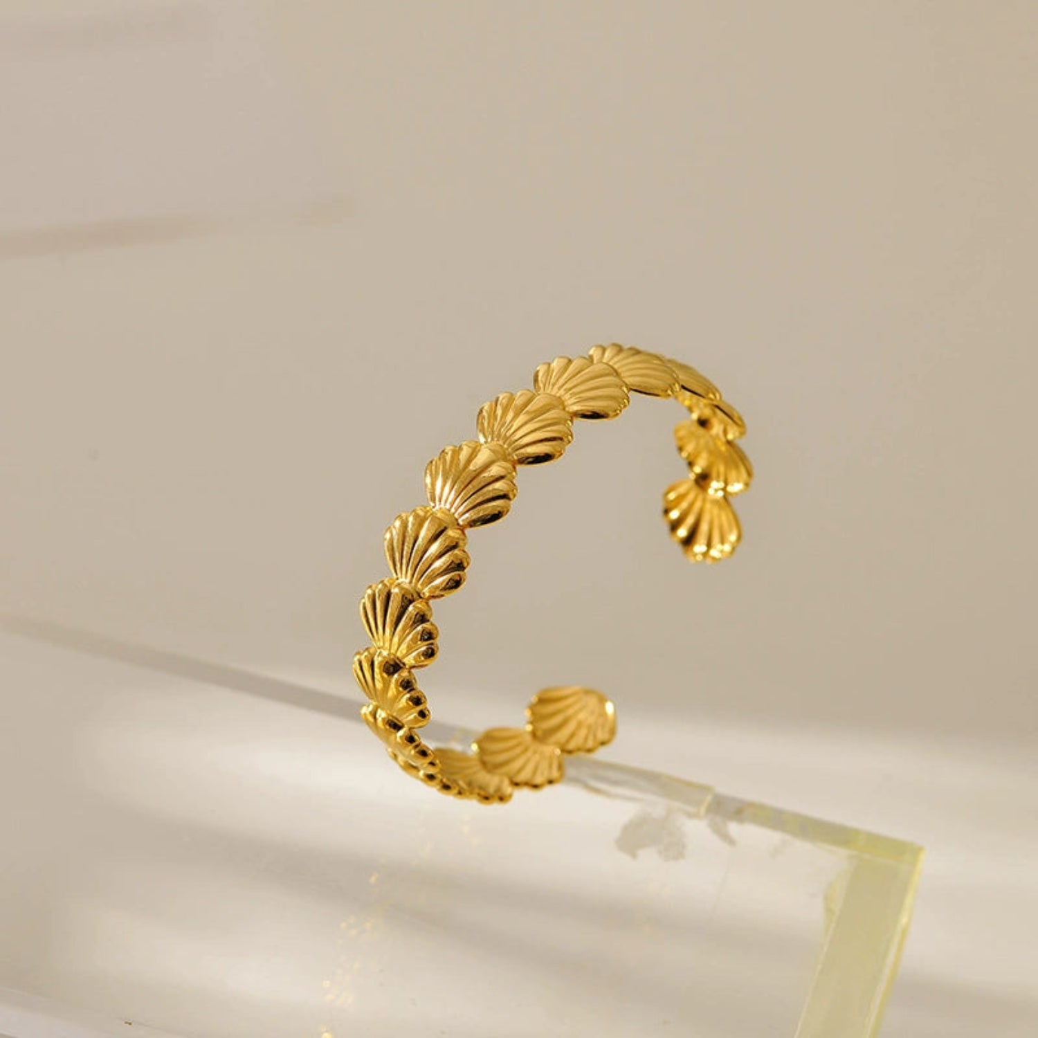 Golden Seashell Cuff Bracelet JLTB0996