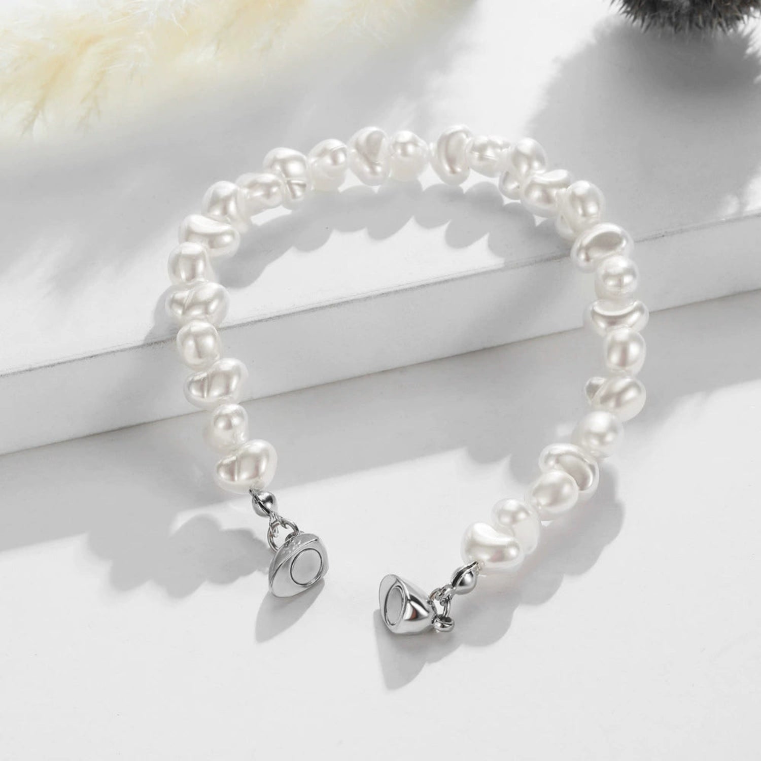 Baroque Pearl Magnetic Heart Bracelet JLTB1005