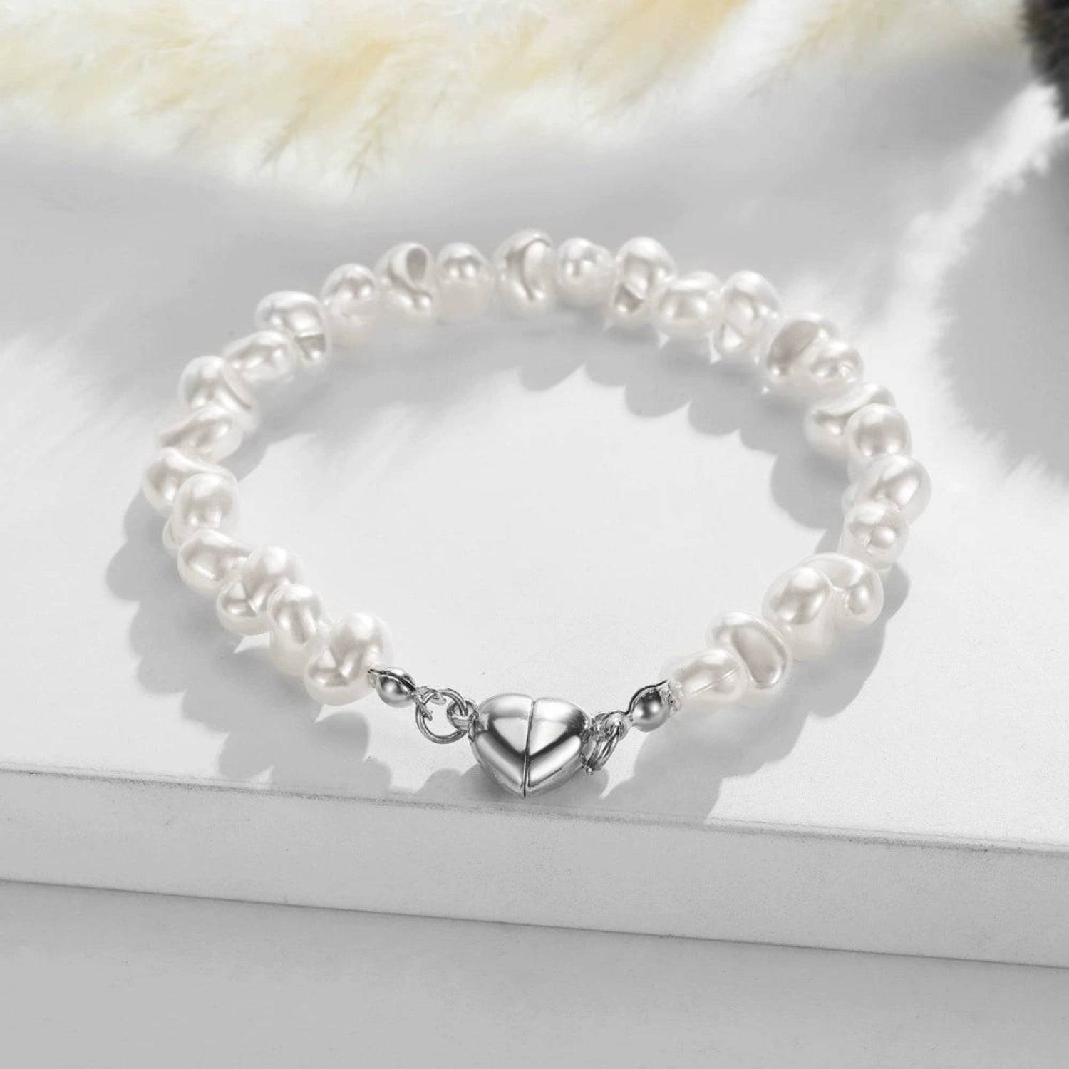 Baroque Pearl Magnetic Heart Bracelet JLTB1005