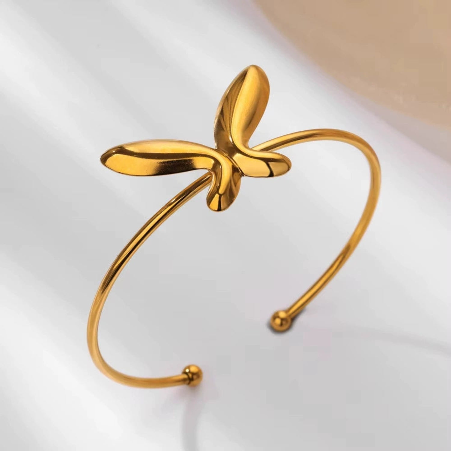 Elegant Gold Butterfly Cuff Bracelet JLTB1006
