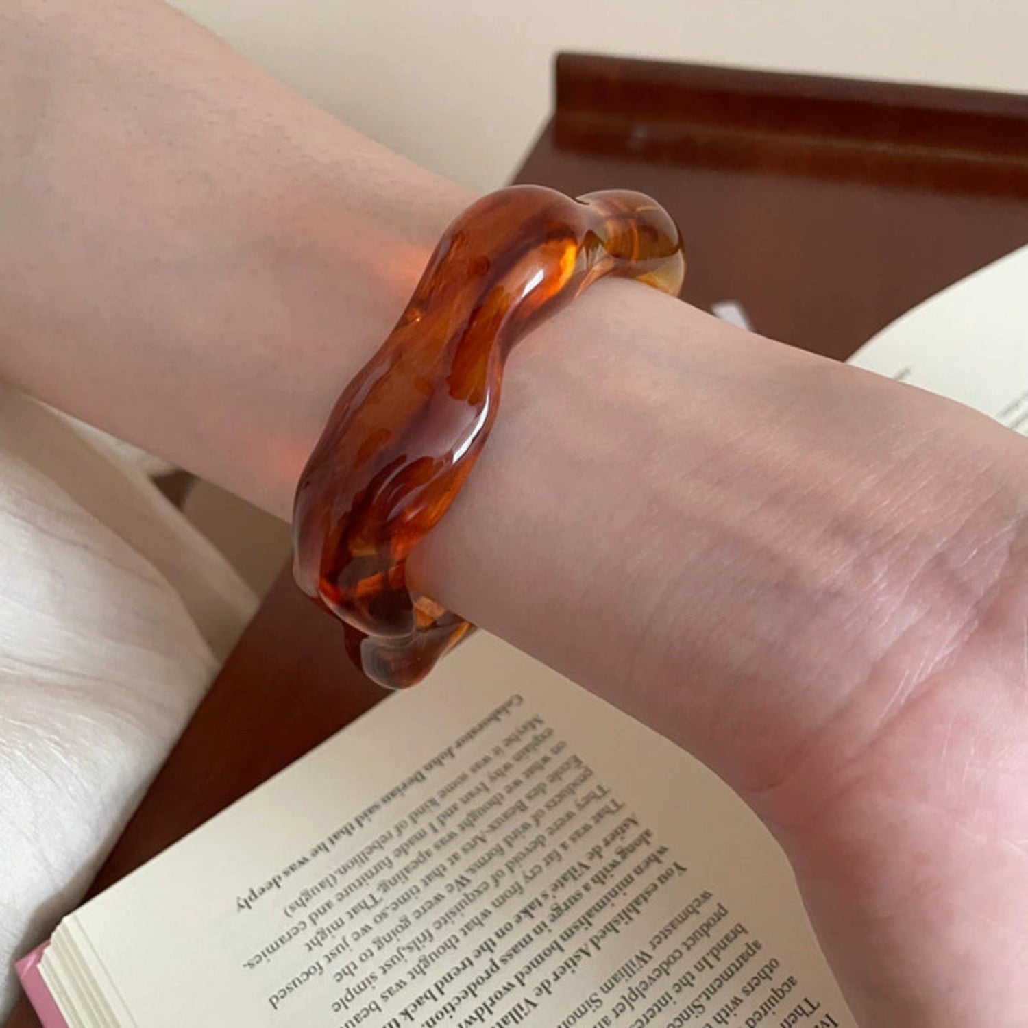 Amber Resin Sculptural Wave Bangle JLTB1012