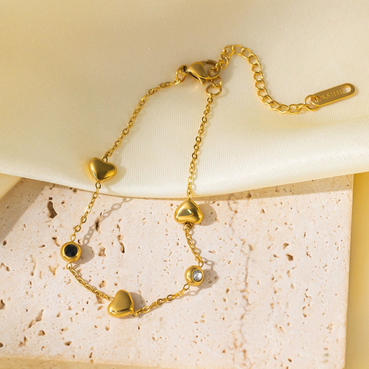 Gold Heart and Crystal Bracelet JLTB1037