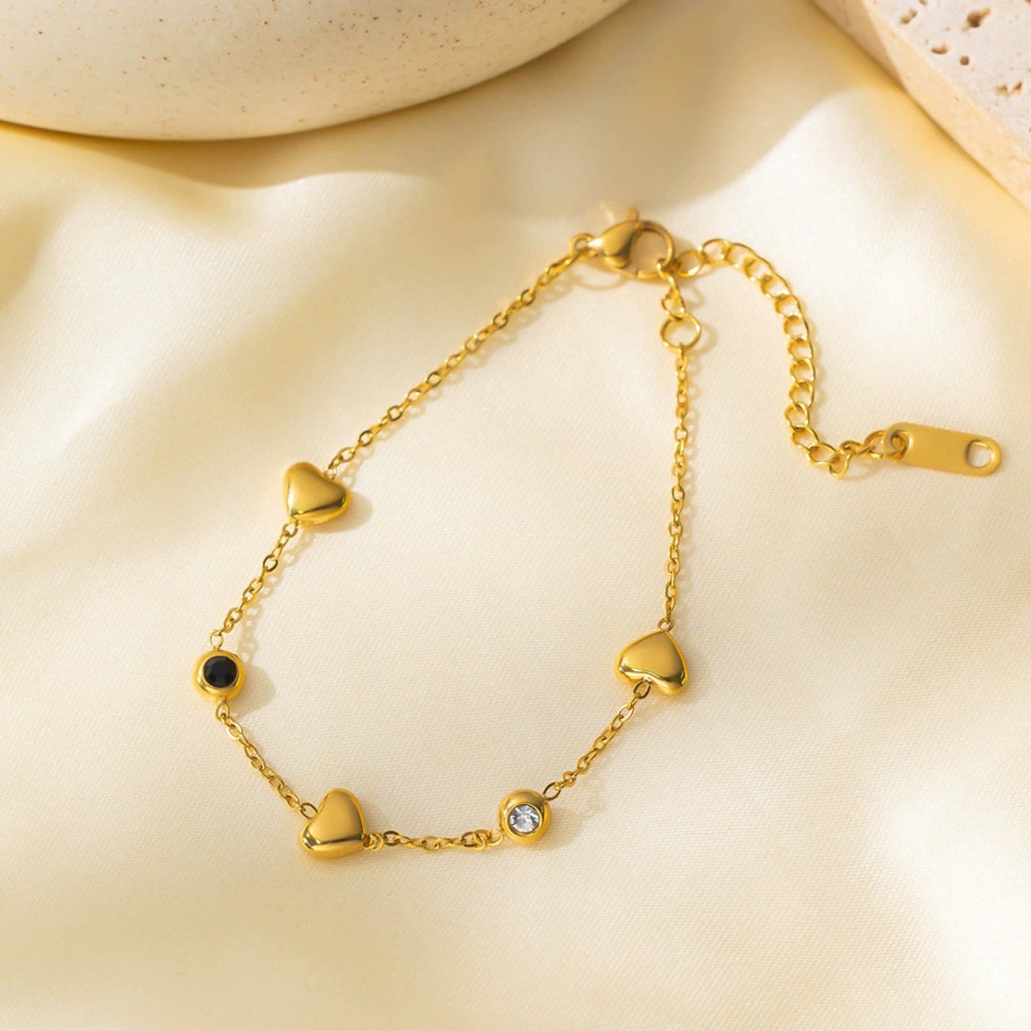 Gold Heart and Crystal Bracelet JLTB1037