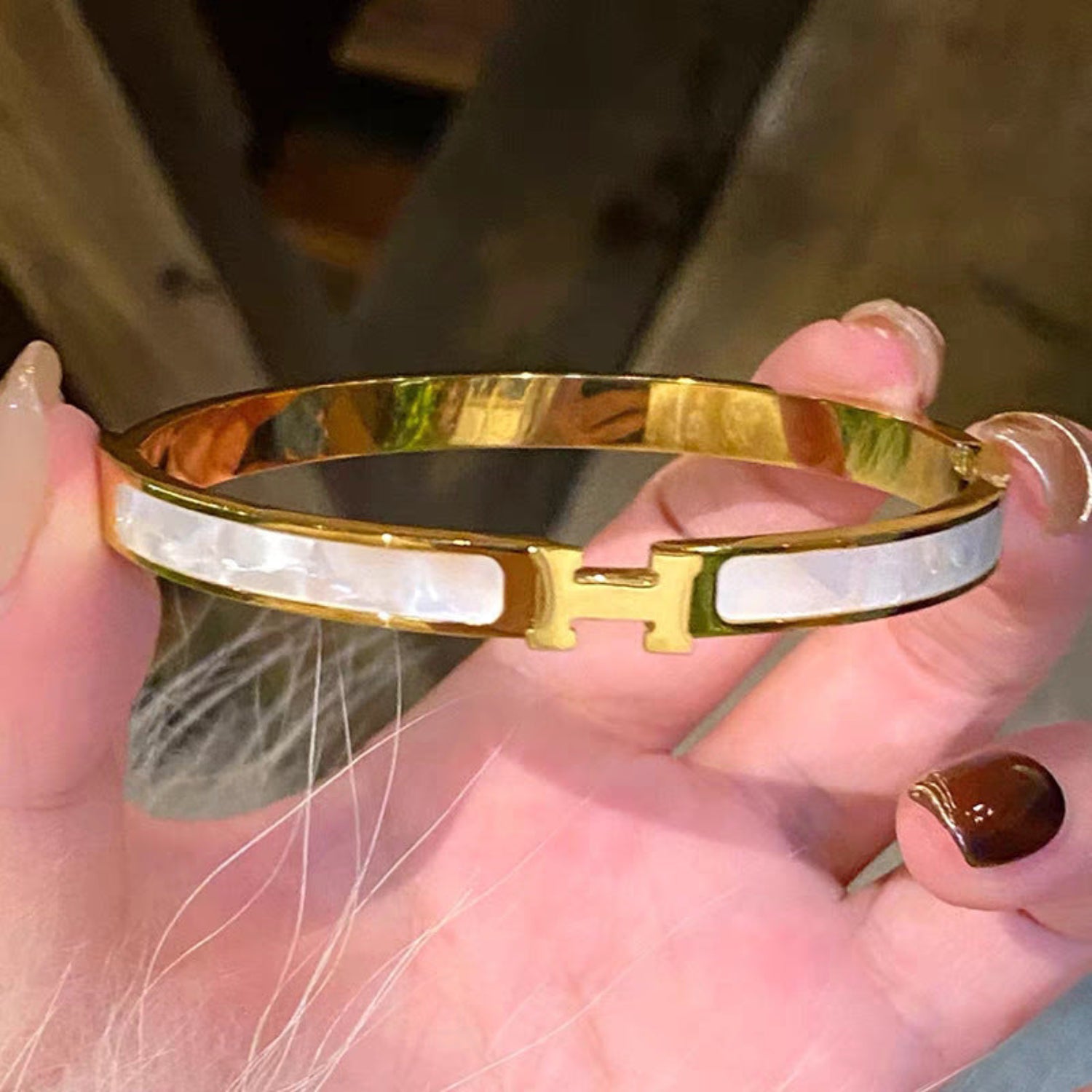 Gold White H Inlay Bangle JLTB1104