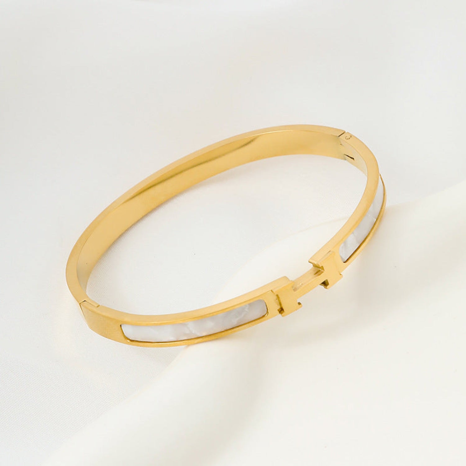 Gold White H Inlay Bangle JLTB1104