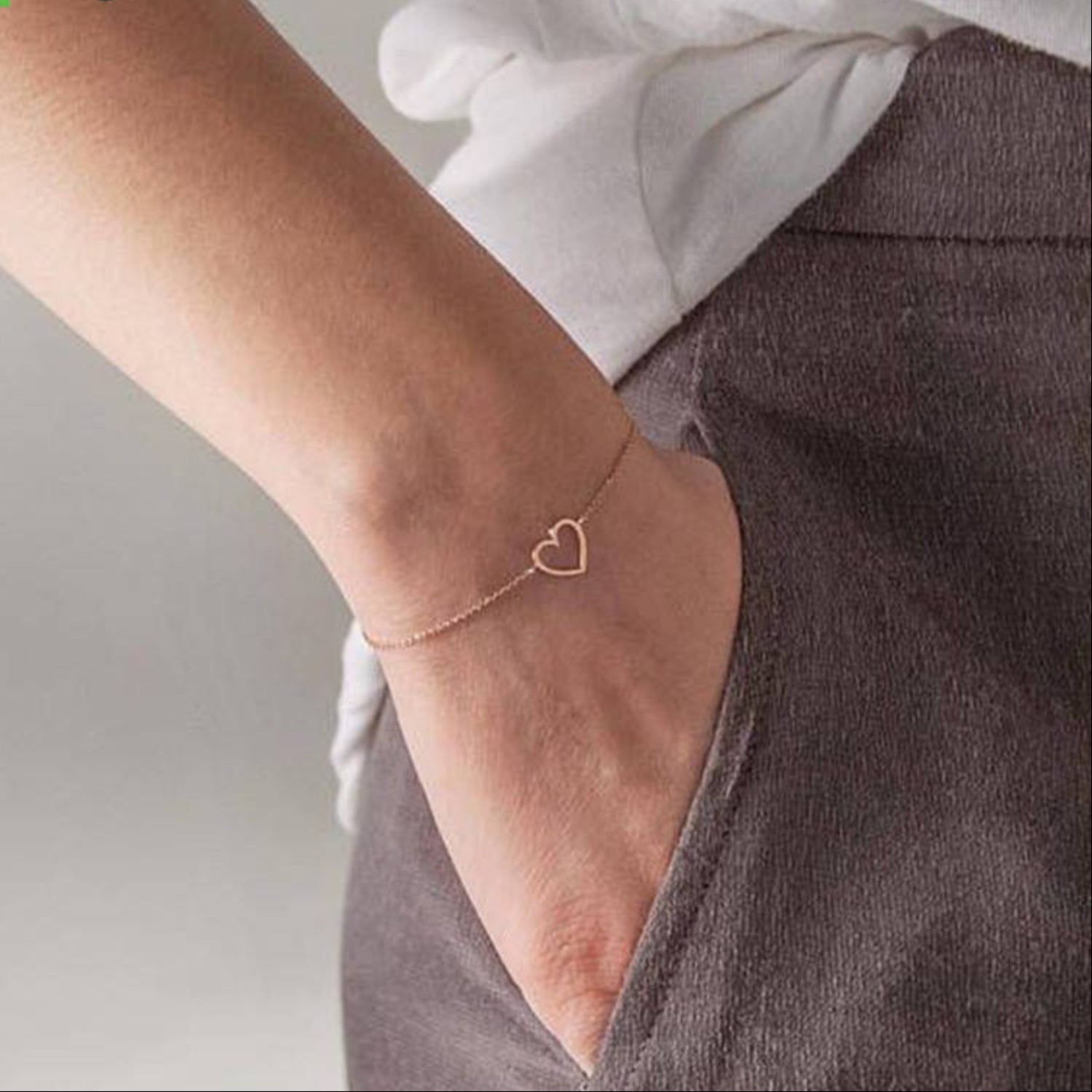 Gold Heart Bracelet JLTB1114