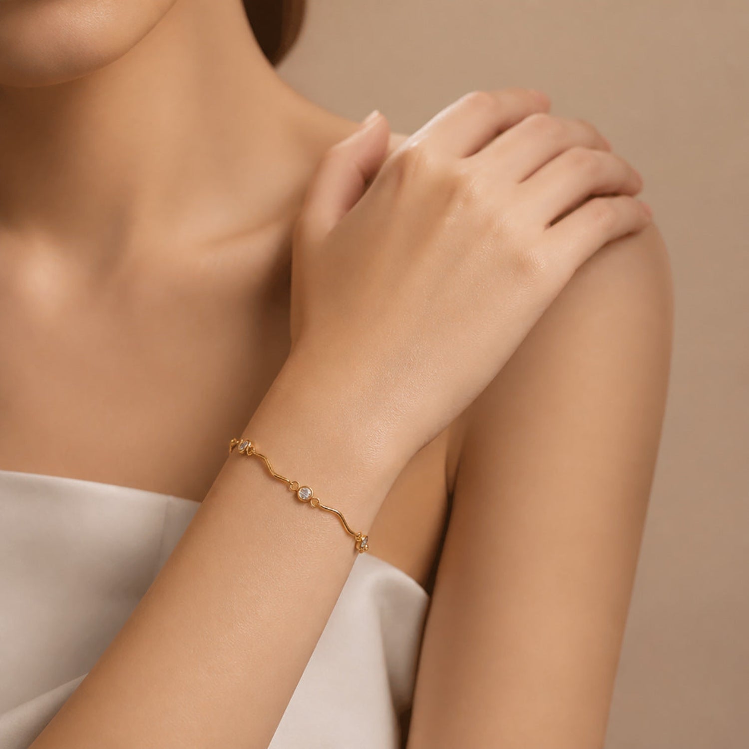 Gold Wavy Crystal Station Bracelet JLTB1183