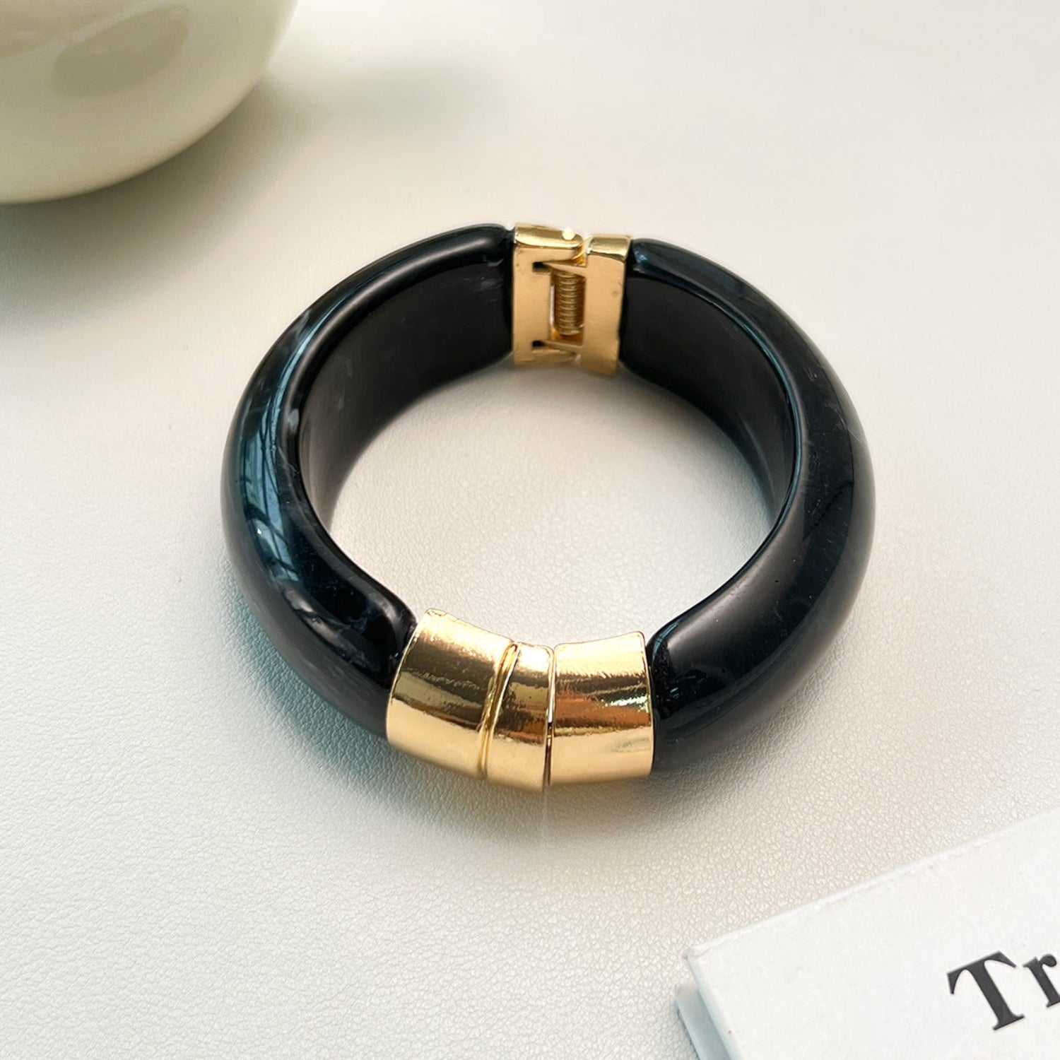 Black Round Retro Cuff Bracelet JLTB1229