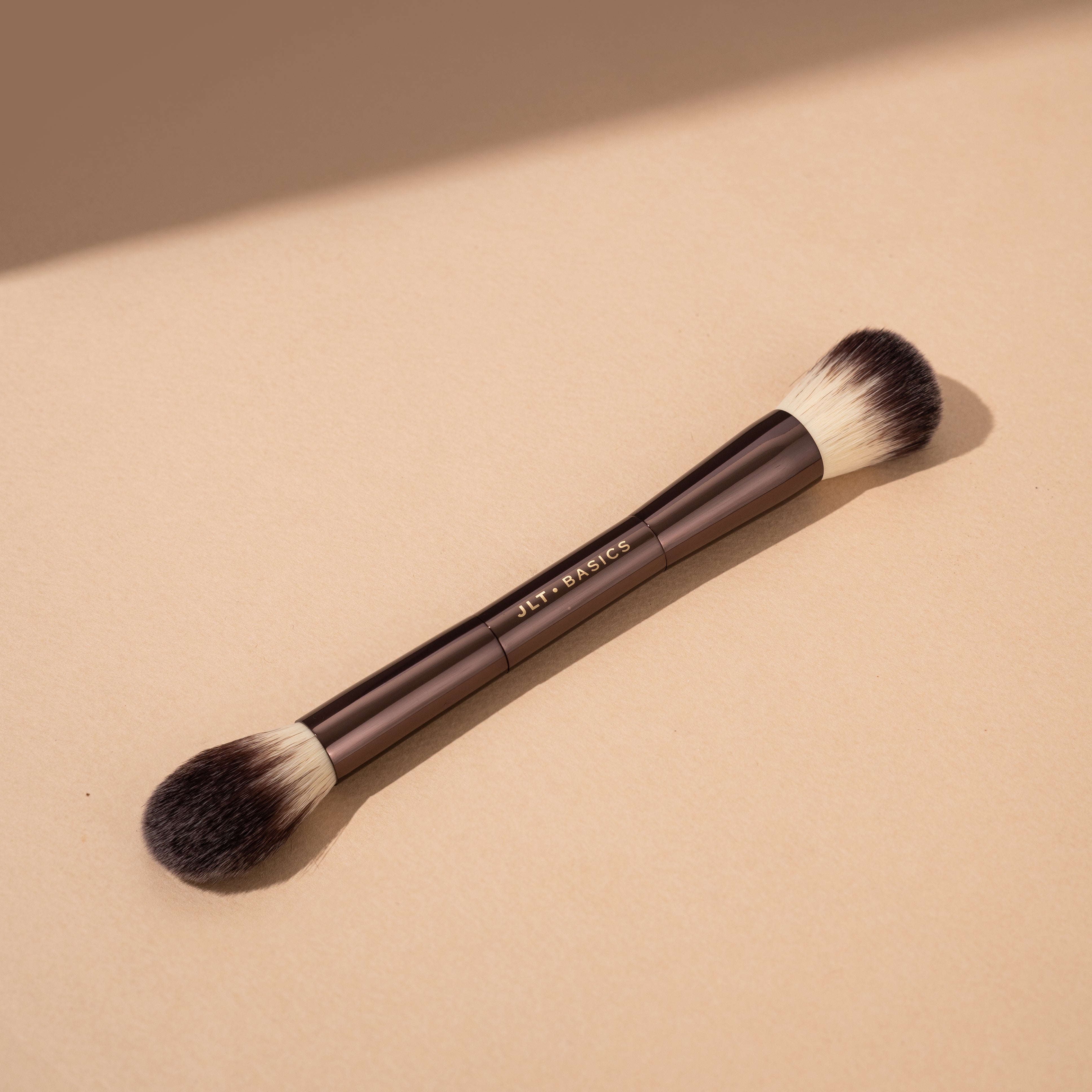 Just Lil Things contour brush JLTBASICS B0004