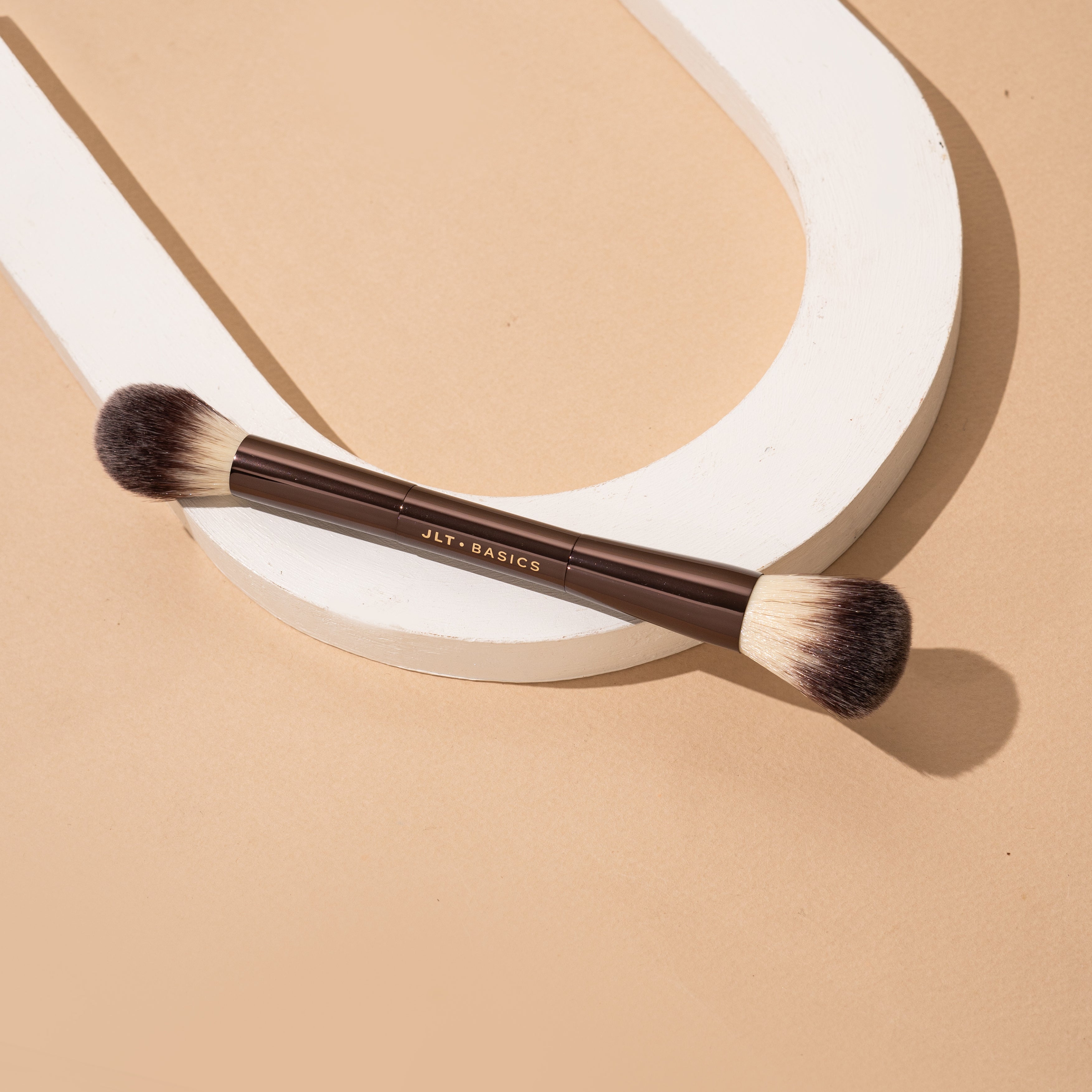 Just Lil Things contour brush JLTBASICS B0004